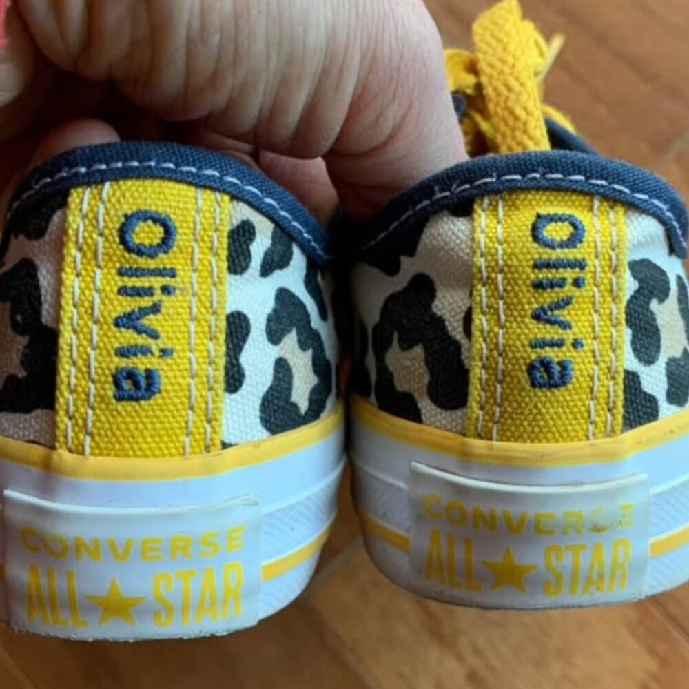 Custom Olivia converse size 11.5